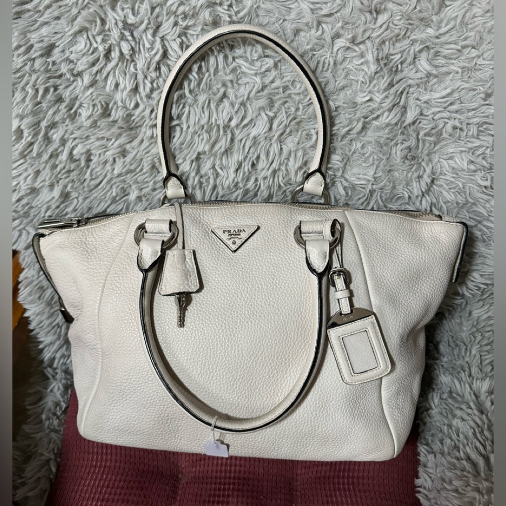 Authentic Prada off white bag in very good conditions